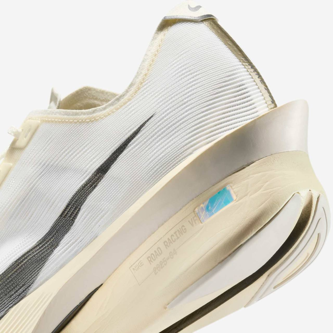 Nike ZoomX VaporFly 4 Bege